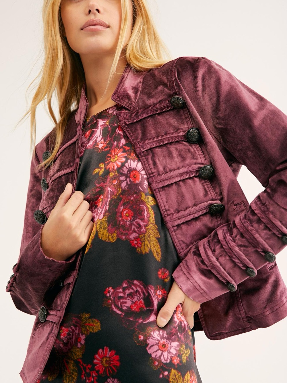 Free People WOMEN'S VELVET MILITARY JACKET - Plum Size Small